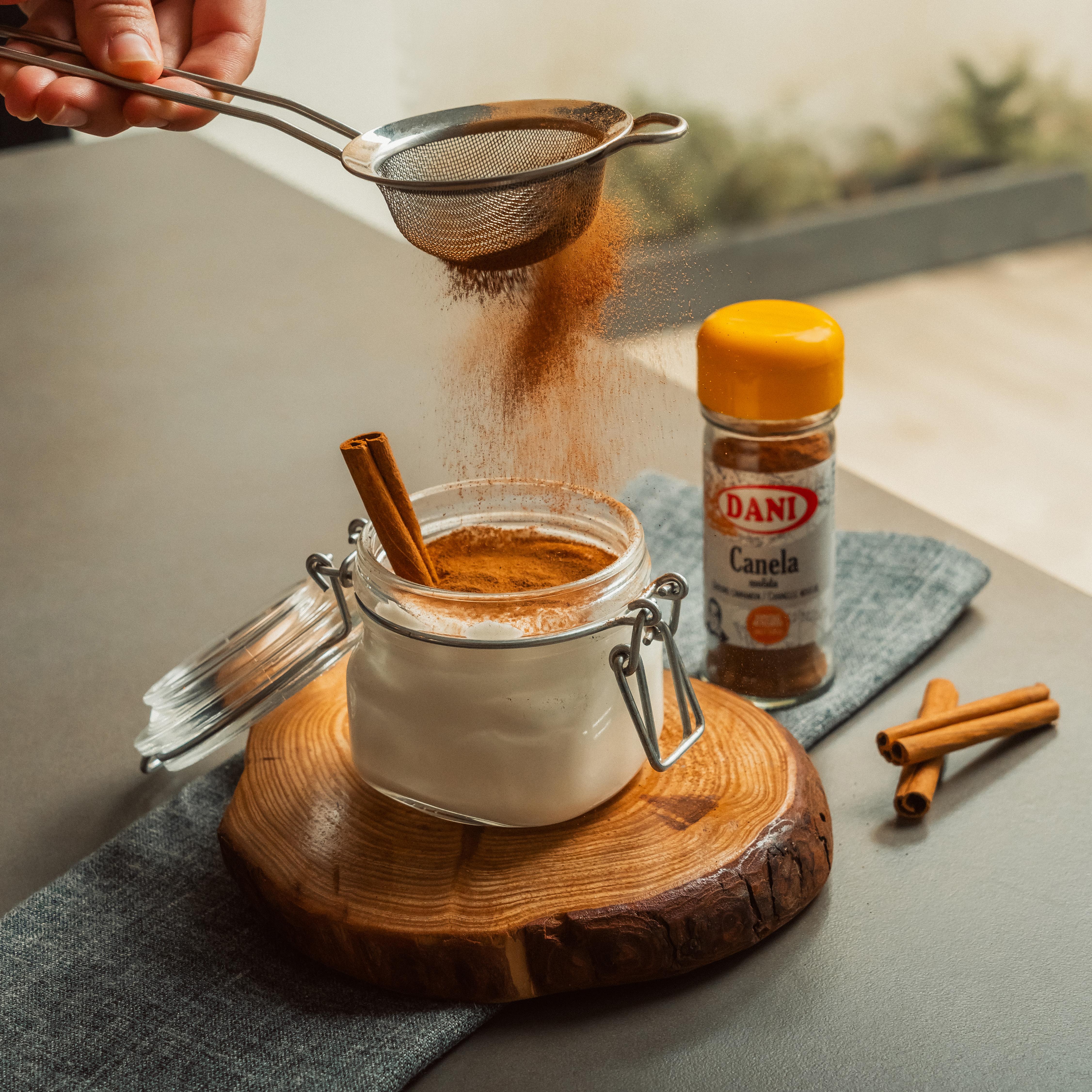 White cream with cinnamon | Recipes Dani